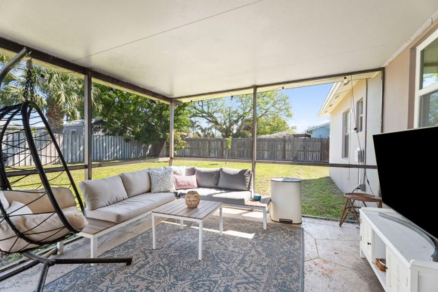 1207 Sioux Street, Jupiter, FL 33458