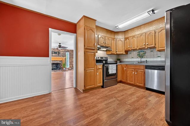 217 OAK DR, Pasadena, MD 21122