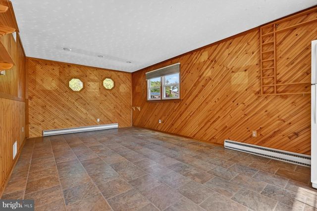 217 OAK DR, Pasadena, MD 21122