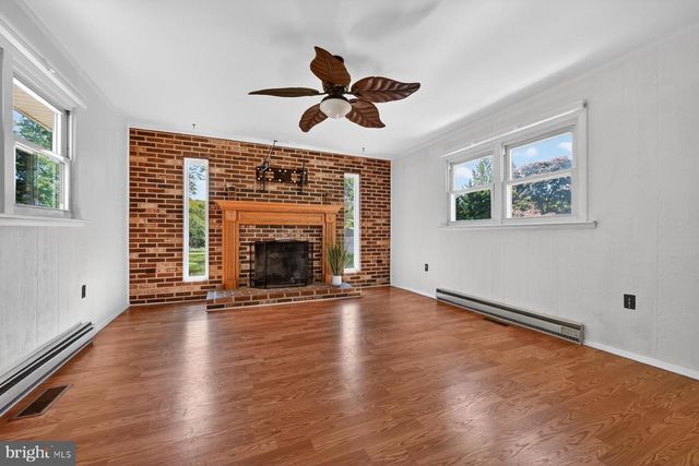 217 OAK DR, Pasadena, MD 21122