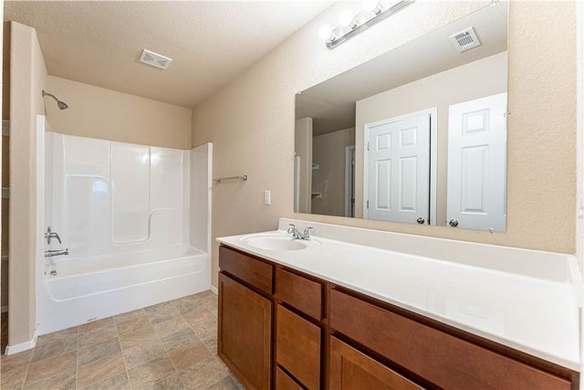 6702 SW Pilgrim Road, Bentonville, AR 72713