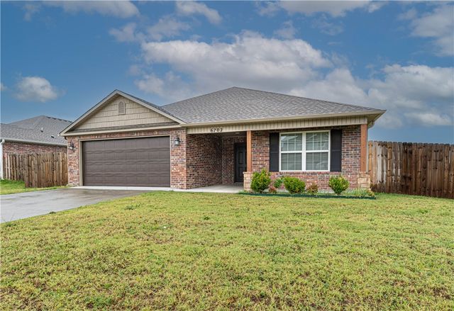 6702 SW Pilgrim Road, Bentonville, AR 72713