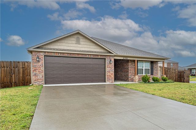 6702 SW Pilgrim Road, Bentonville, AR 72713
