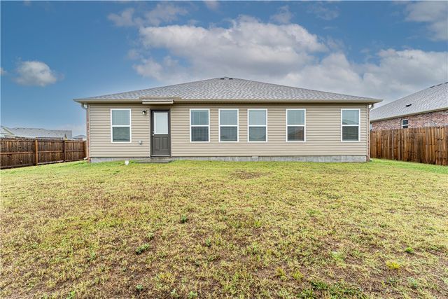 6702 SW Pilgrim Road, Bentonville, AR 72713