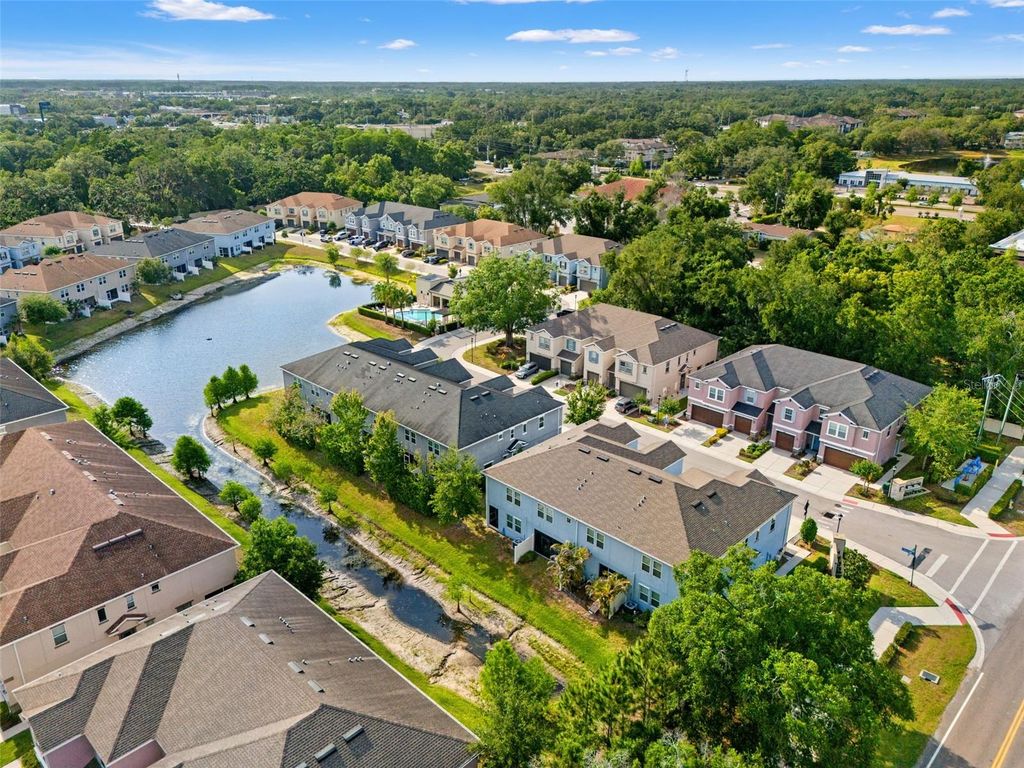 Image 19 of property listing at 6612 CITRUS CREEK LANE, Tampa, FL 33625