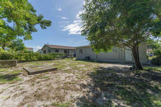 1340 W 33rd Street, Riviera Beach, FL 33404