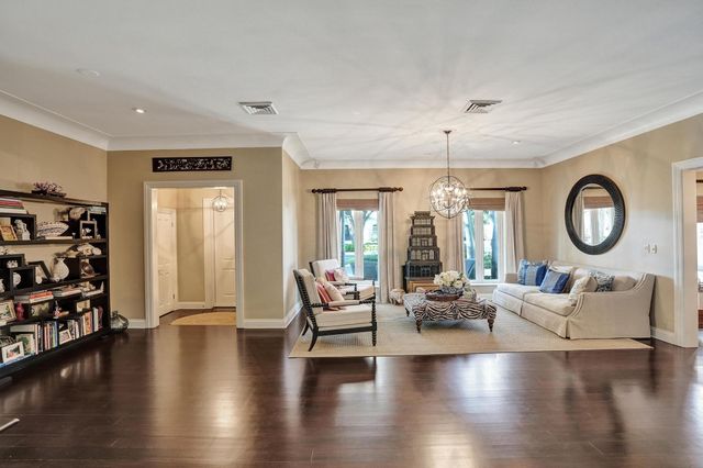 15 Minnetonka Road, Sea Ranch Lakes, FL 33308