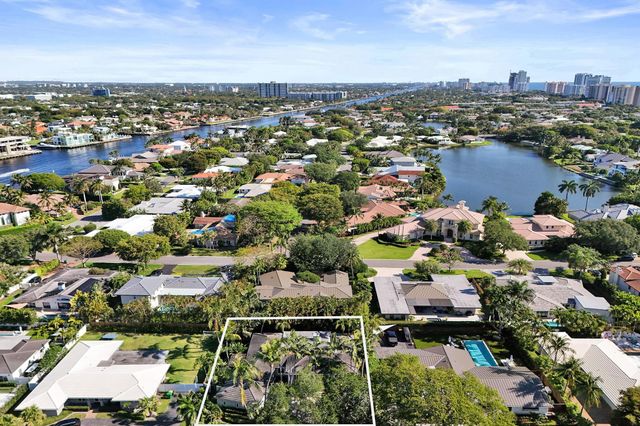 15 Minnetonka Road, Sea Ranch Lakes, FL 33308