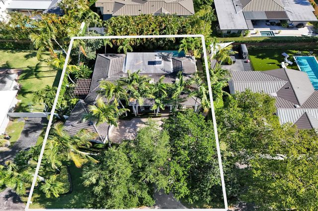 15 Minnetonka Road, Sea Ranch Lakes, FL 33308