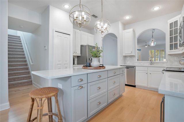 337 SUNSET OAKS RD, Winter Garden, FL 34787