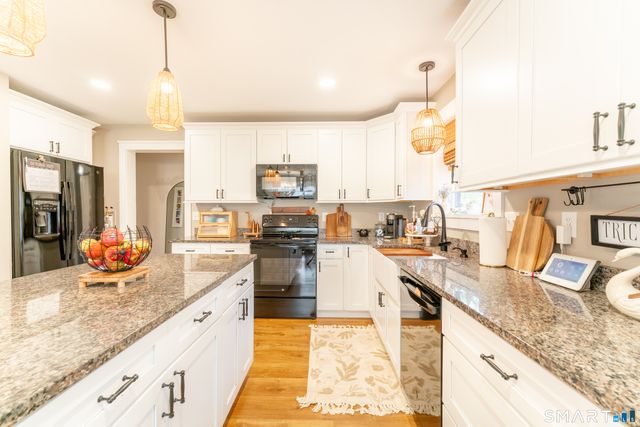 100 Squaw Rock Road, Plainfield, CT 06354