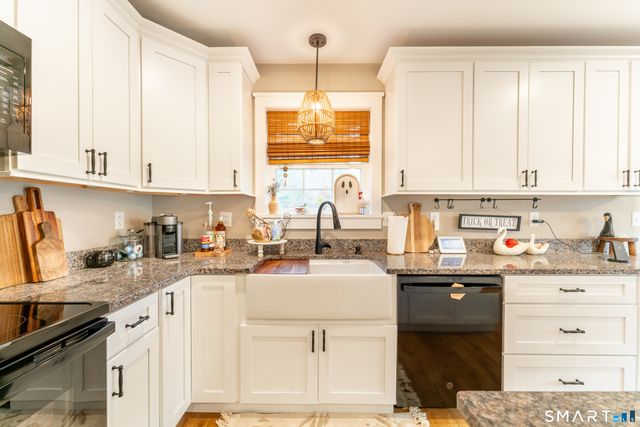 100 Squaw Rock Road, Plainfield, CT 06354