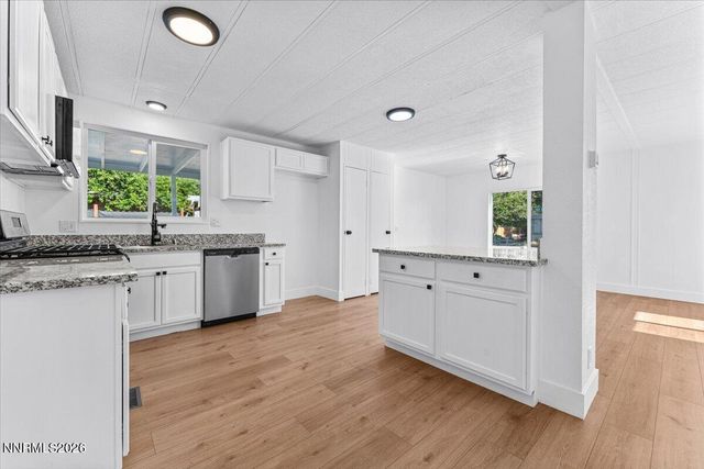 37 Kit Sierra Loop, Carson City, NV 89706