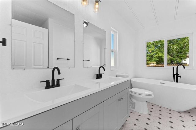 37 Kit Sierra Loop, Carson City, NV 89706