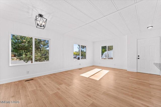 37 Kit Sierra Loop, Carson City, NV 89706