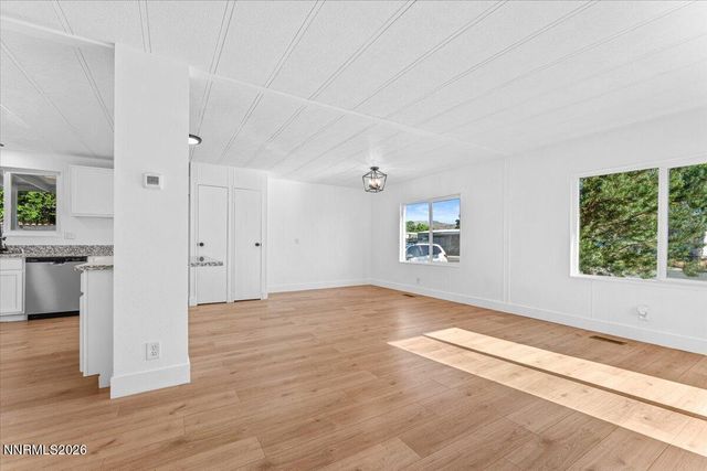 37 Kit Sierra Loop, Carson City, NV 89706