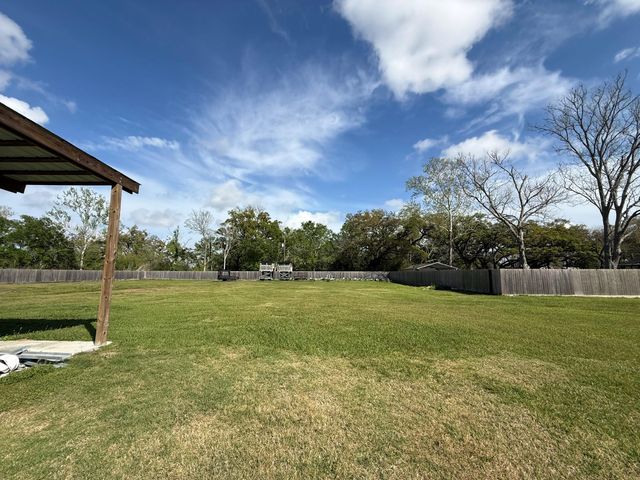 13744 6th Street, Santa Fe, TX 77517