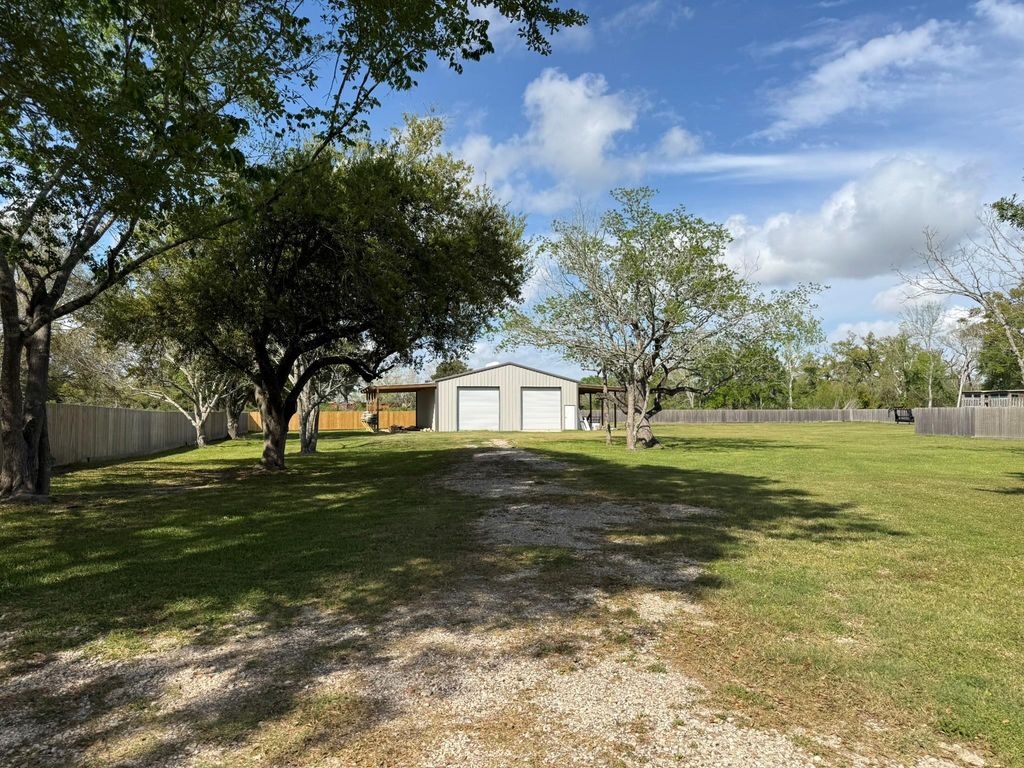 13744 6th Street, Santa Fe, TX 77517