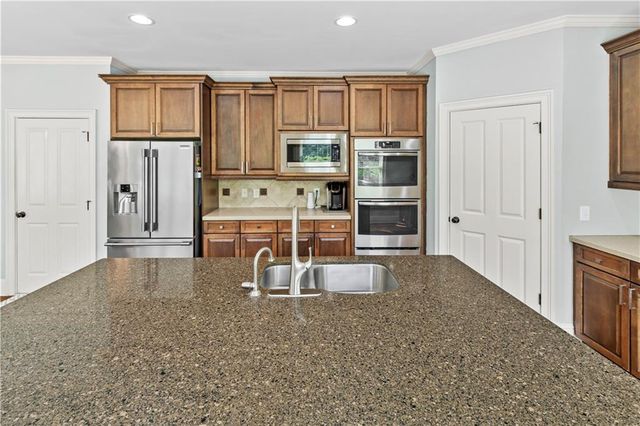 315 Peninsula Point, Canton, GA 30115