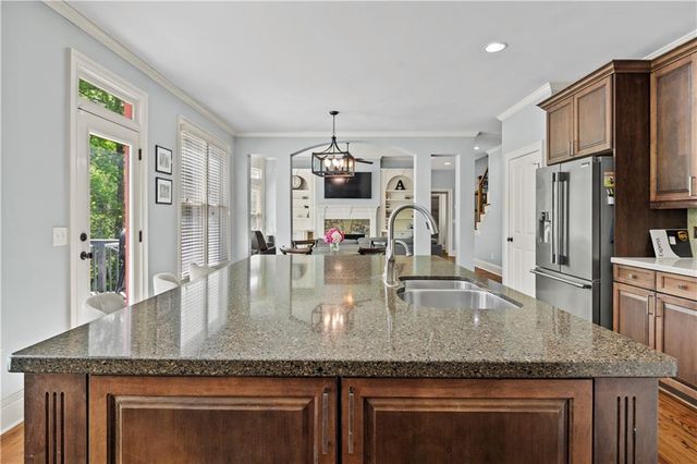 315 Peninsula Point, Canton, GA 30115