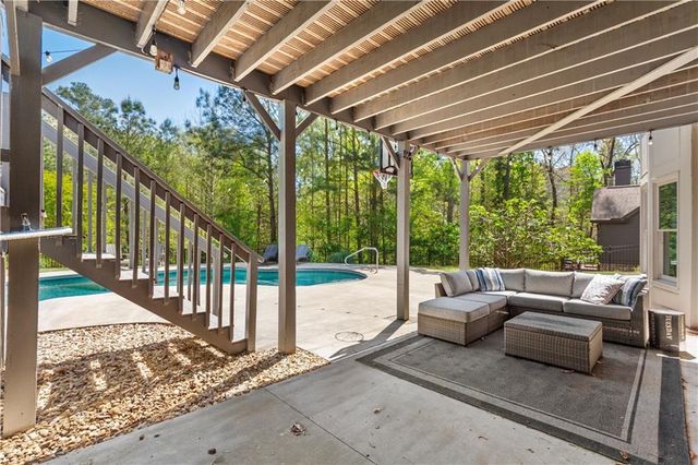 315 Peninsula Point, Canton, GA 30115