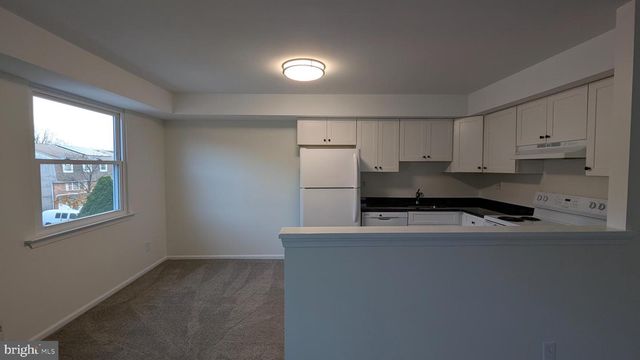 646 COUNTRY LN, Morton, PA 19070