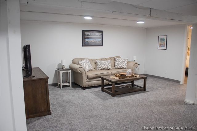 515 Woodrow Avenue, New Albany, IN 47150