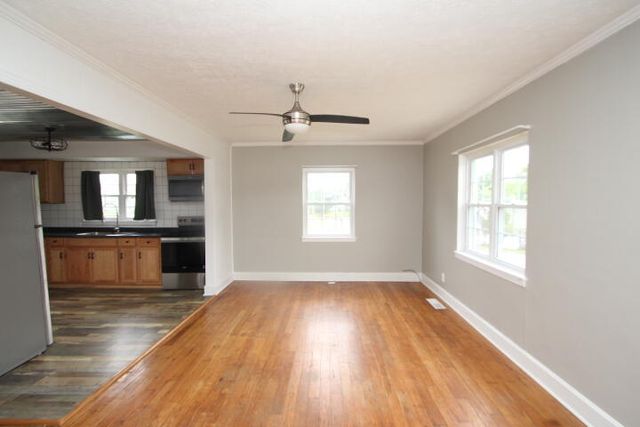 449 Mooreland Avenue, Harrodsburg, KY 40330
