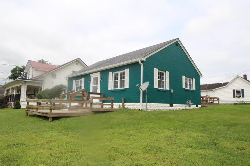 449 Mooreland Avenue, Harrodsburg, KY 40330