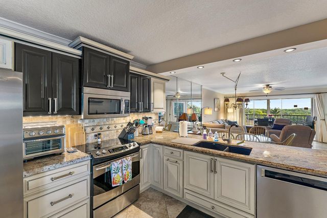 275 Palm Avenue C402, Jupiter, FL 33477