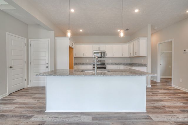 204 Spring House Dr, Manchester, TN 37355