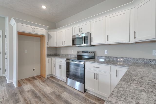 204 Spring House Dr, Manchester, TN 37355