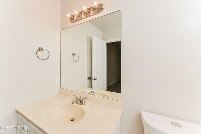 7218 Ashford Glen Drive, Knoxville, TN 37918