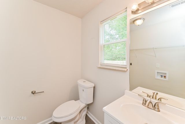 7218 Ashford Glen Drive, Knoxville, TN 37918