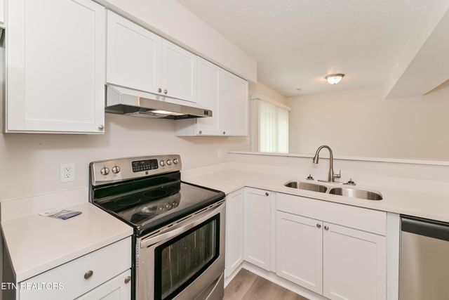 7218 Ashford Glen Drive, Knoxville, TN 37918