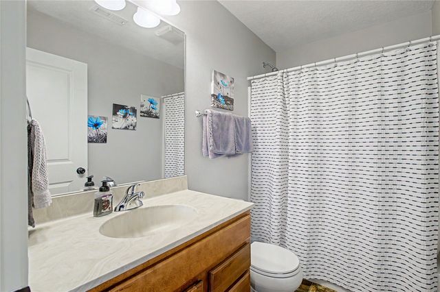 4618 E Valdez Drive, Des Moines, IA 50317