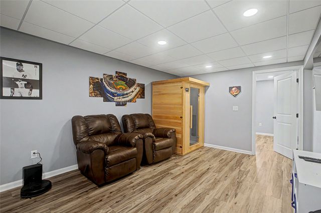 4618 E Valdez Drive, Des Moines, IA 50317