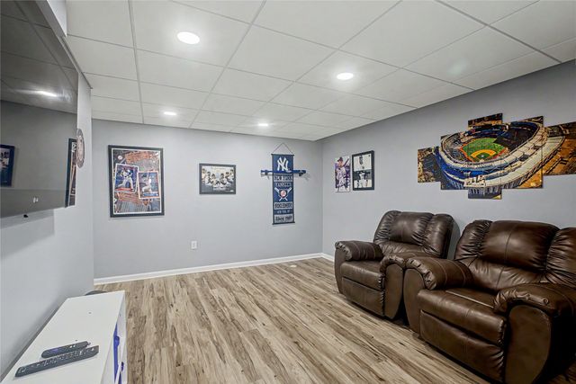 4618 E Valdez Drive, Des Moines, IA 50317