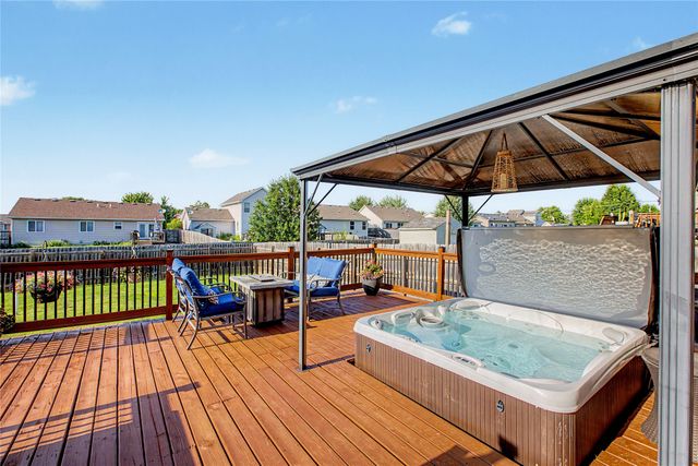 4618 E Valdez Drive, Des Moines, IA 50317