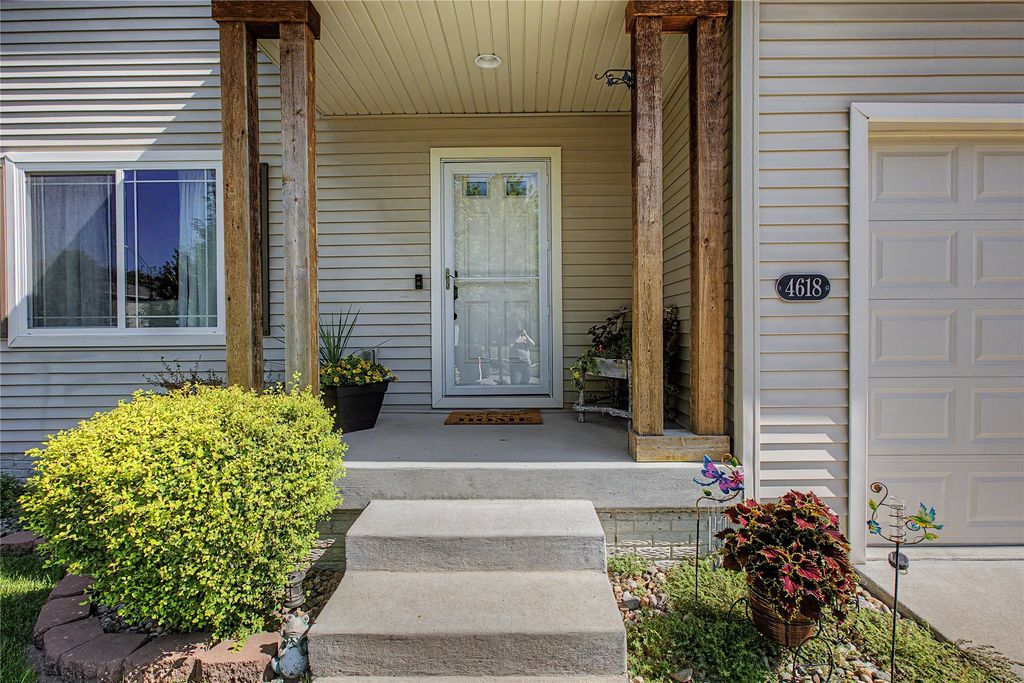 4618 E Valdez Drive, Des Moines, IA 50317