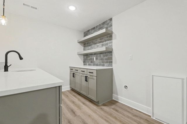 13910 E Willowgreen St, Wichita, KS 67230