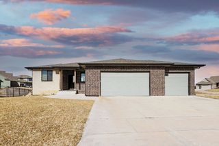 13910 E Willowgreen St, Wichita, KS 67230