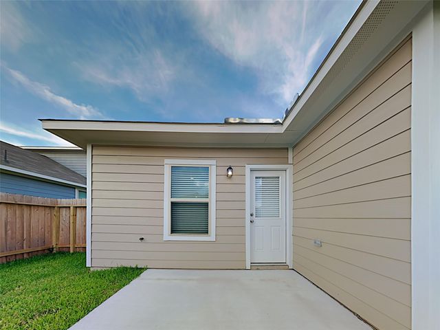 25554 Northpark Spruce Drive, Porter, TX 77365