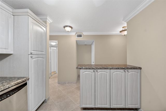 18730 Stewart Circle 7, Boca Raton, FL 33496