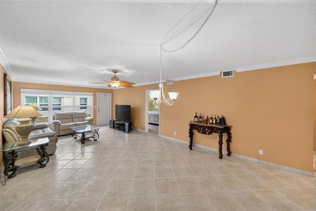 18730 Stewart Circle 7, Boca Raton, FL 33496