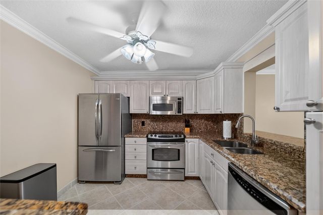 18730 Stewart Circle 7, Boca Raton, FL 33496