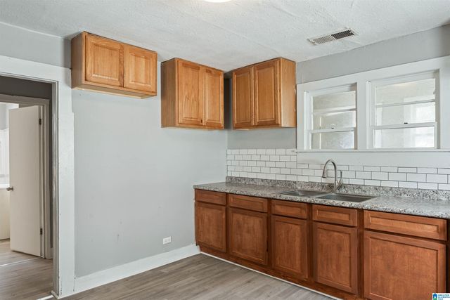 1825 18TH STREET, Birmingham, AL 35218