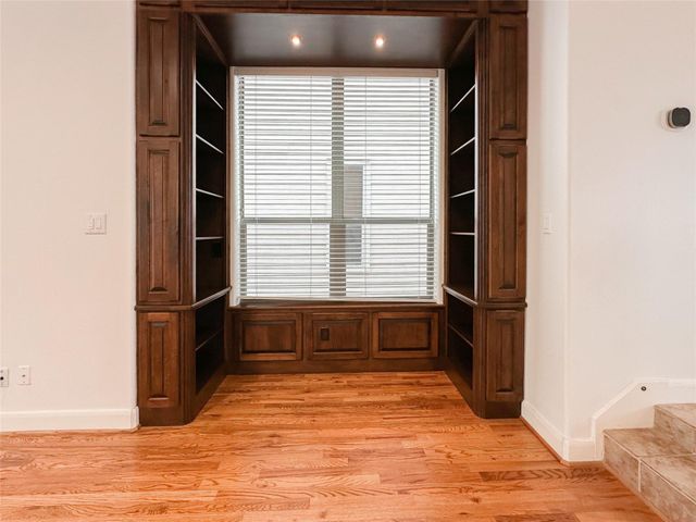 1727 Stacy Crest, Houston, TX 77008