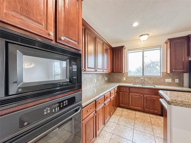1727 Stacy Crest, Houston, TX 77008