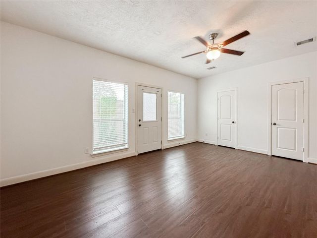 1727 Stacy Crest, Houston, TX 77008